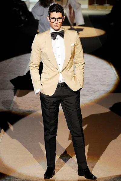 Look 27